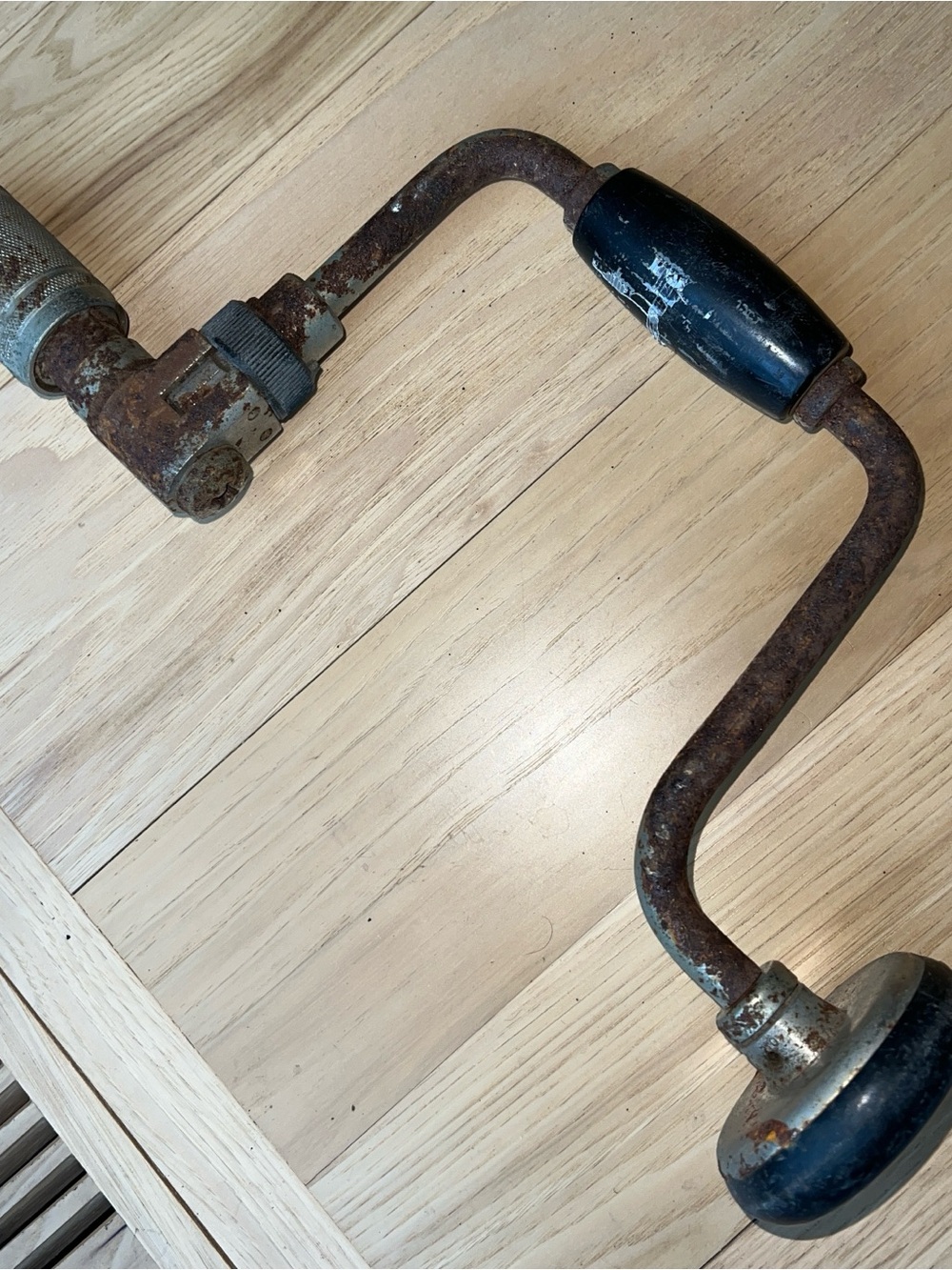 Vintage hand drill bit brace / ratcheting auger 14" Long By 5" Wide